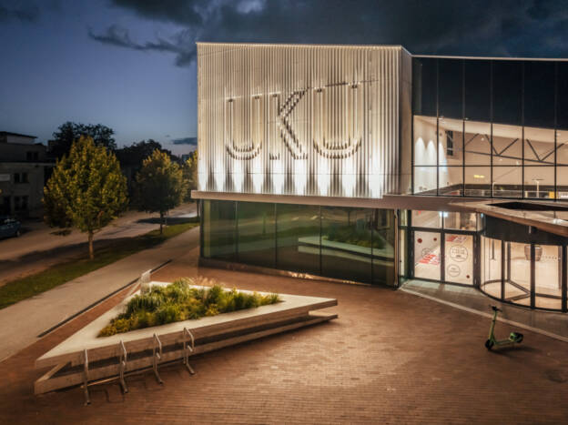 Uku keskus